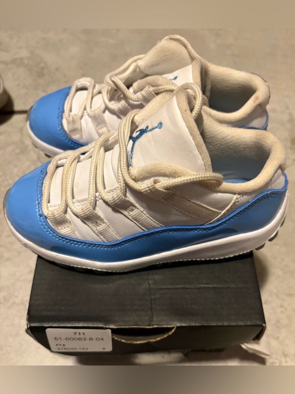 Jordan 11 Retro Low University Blue